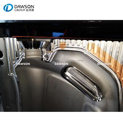 استهلاك المياه 80 لتر/دقيقة آلة التشكيل بالنفخ بالبثق حجم لوح القالب 320 مم مثالي لتصنيع زجاجات الزيت 0-5 لتر