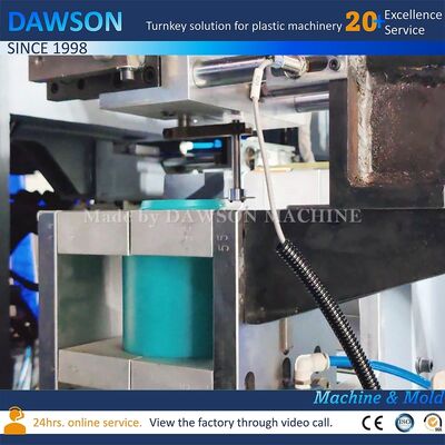 آلة نفخ القوالب الأوتوماتيكية بجهد 415 فولت لإنتاج عبوات بلاستيكية سعة 1 لتر - 5 لتر مع إنتاجية 200-250 قطعة/ساعة